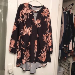 High-low long sleeve floral dress with V-neck